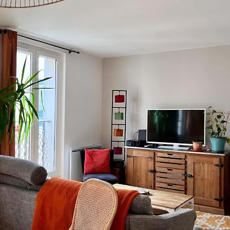Large, Quiet, Family-friendly Floor Duplex Apartment